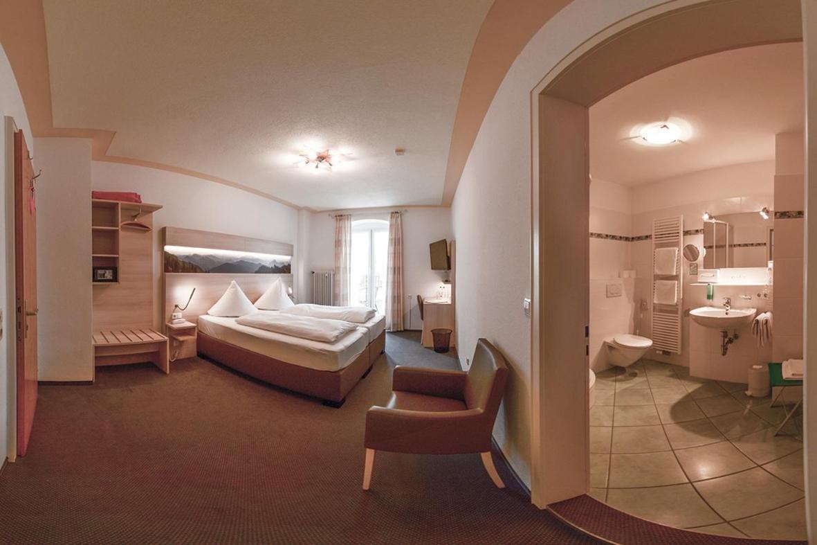 Hotel Hirschen Sankt Peter Bagian luar foto
