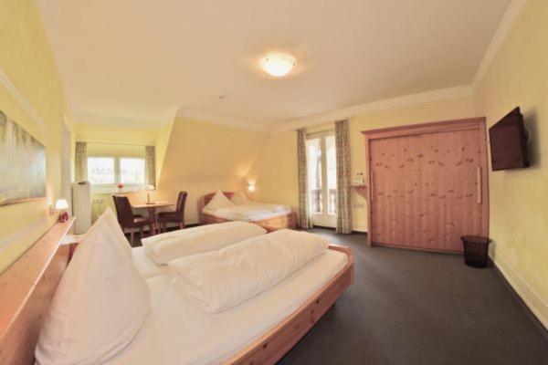 Hotel Hirschen Sankt Peter Bagian luar foto