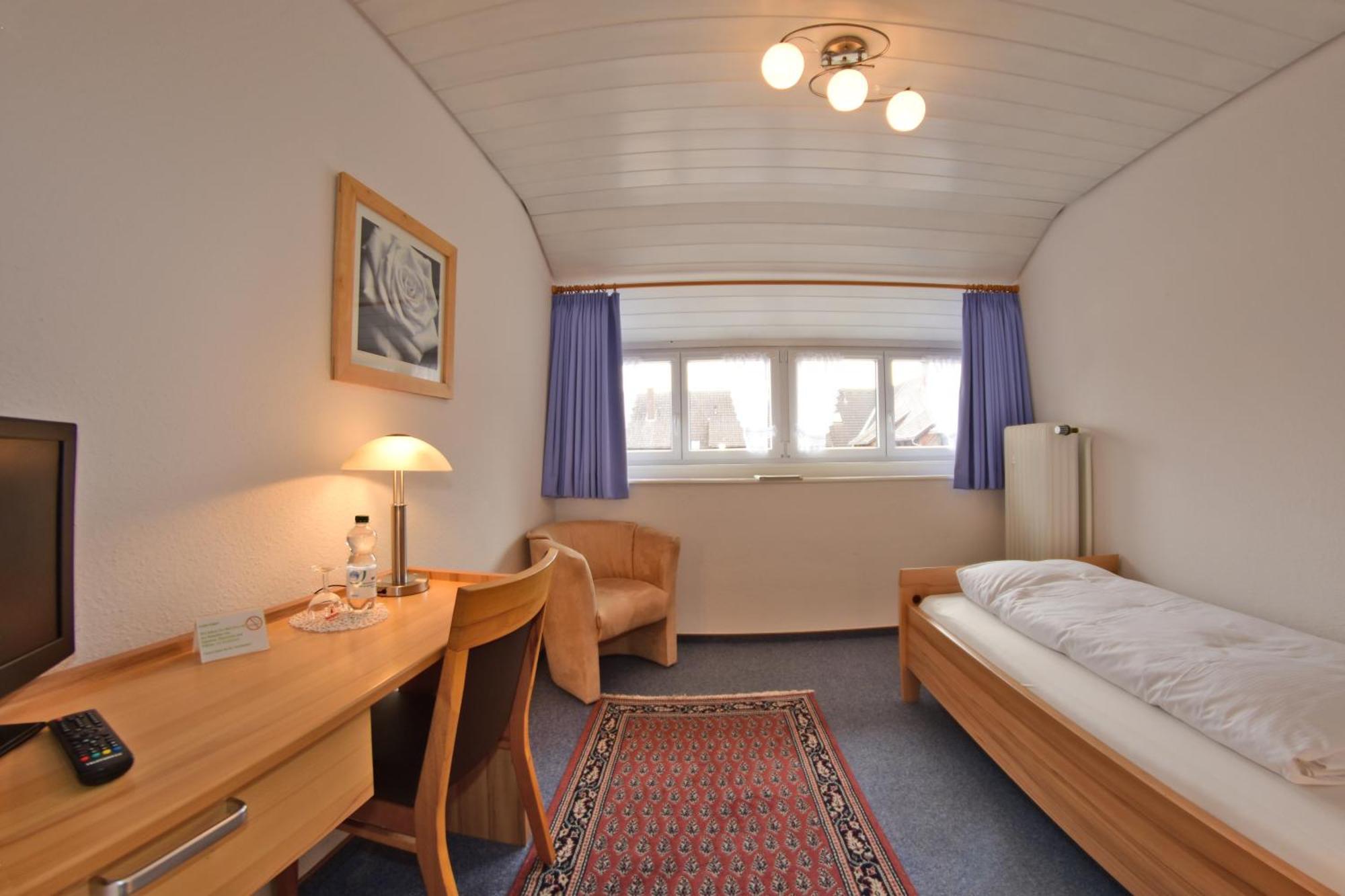 Hotel Hirschen Sankt Peter Bagian luar foto