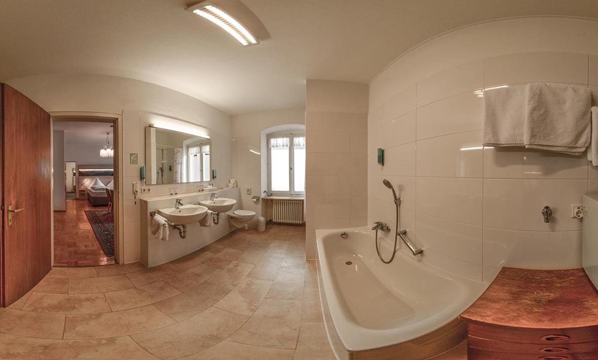 Hotel Hirschen Sankt Peter Bagian luar foto